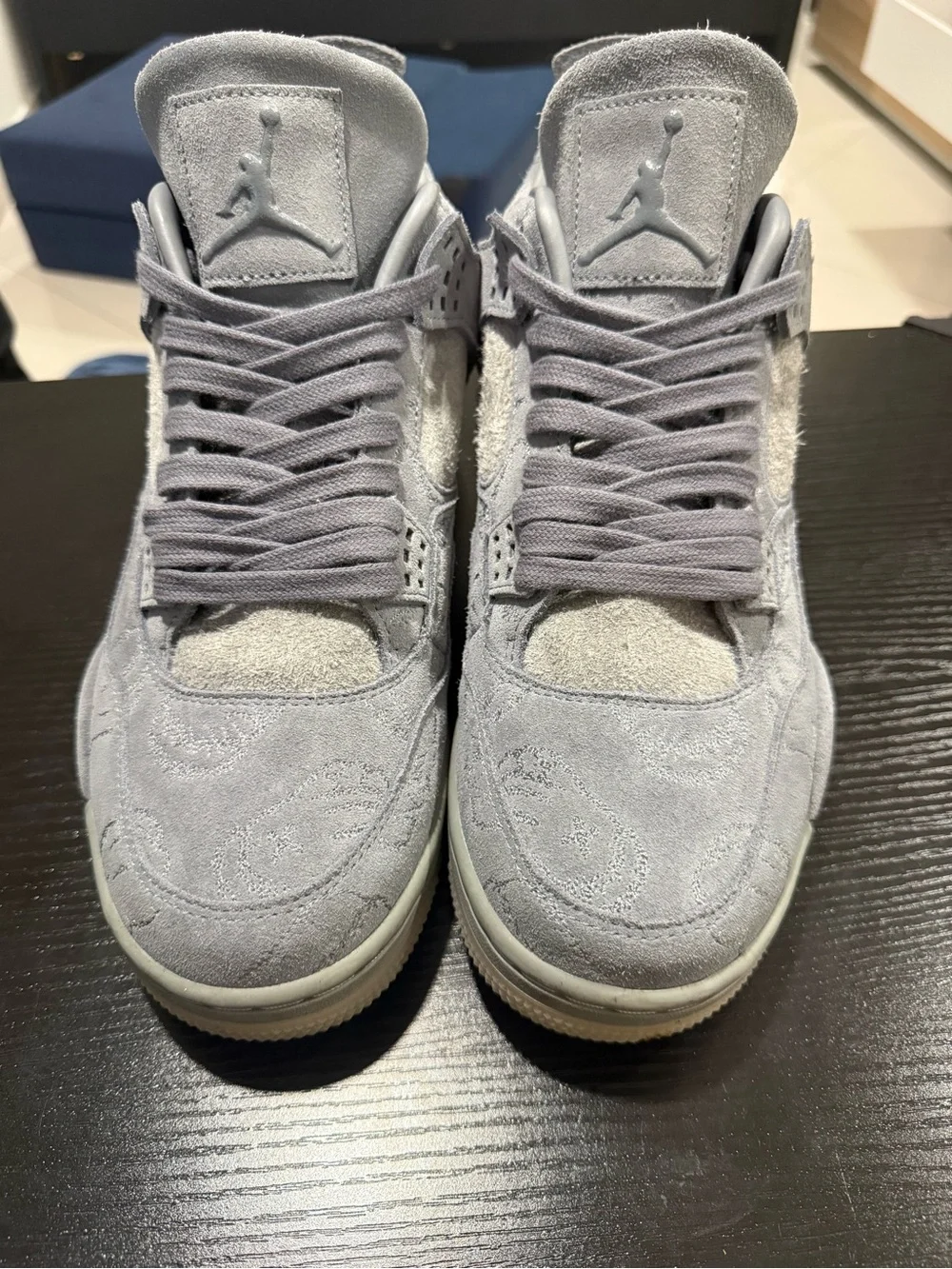 Jordan 4 kaws